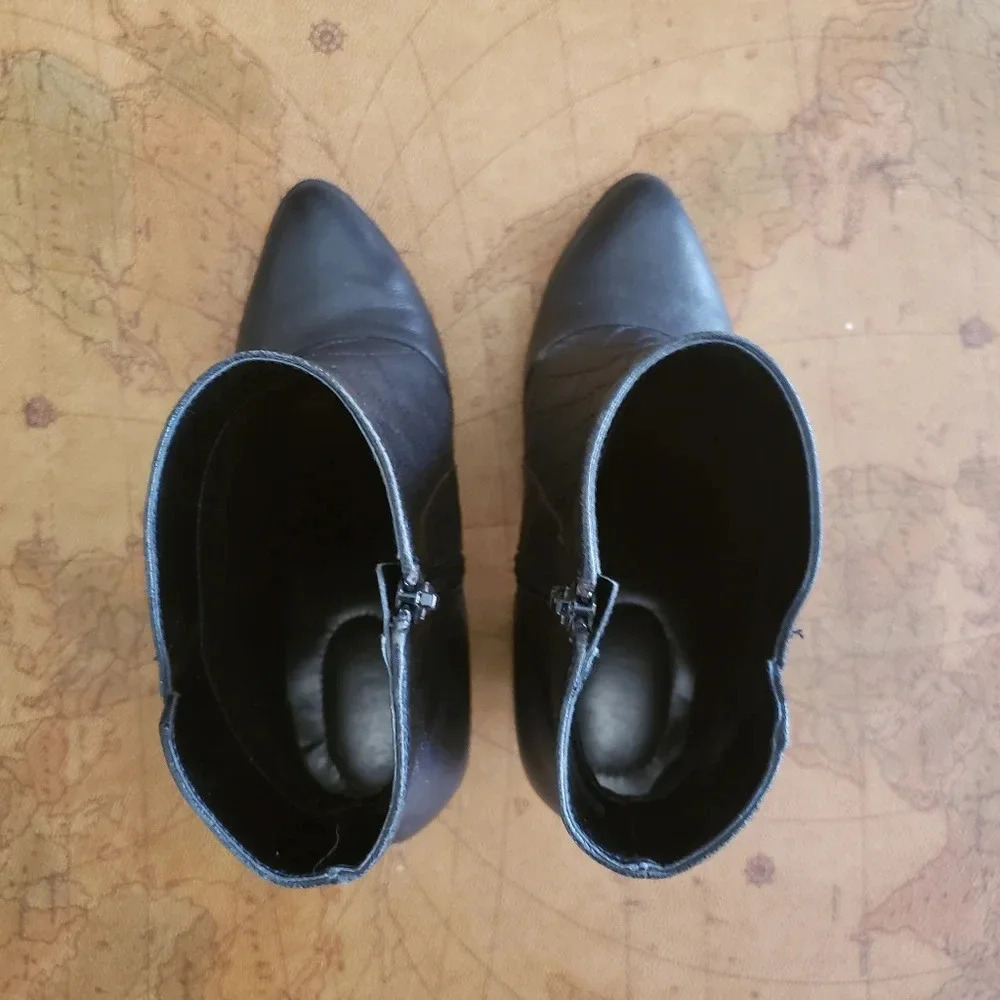 *LEATHER Booties,  Size 8, Black - Picture 4 of 12